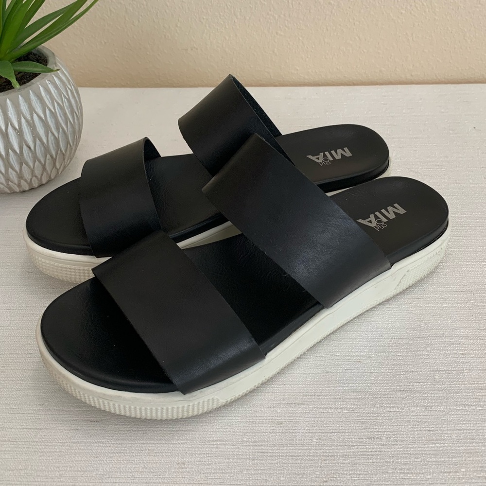 MIA Girl Black Dual Strap Slide Platform Sandals Woman’s 7M